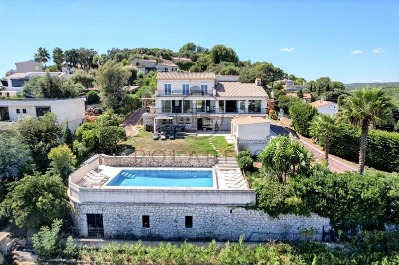 Villa - 350 m² - 9 pièces