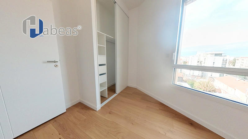 Appartement - 90 m² - 4 pièces
