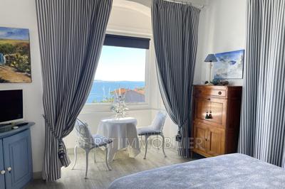 Maison - 180 m² - 6 pièces