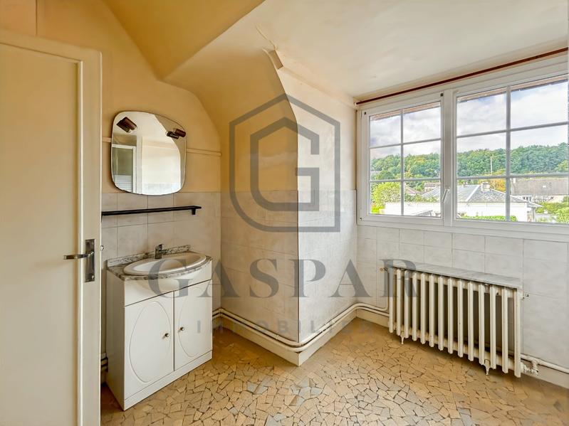 Maison - 99 m² - 5 pièces