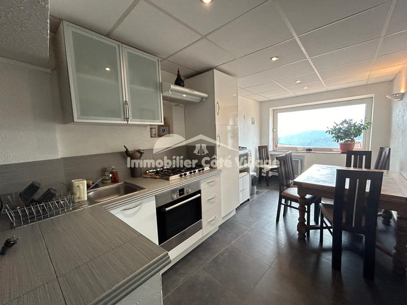 Appartement - 125 m² - 5 pièces