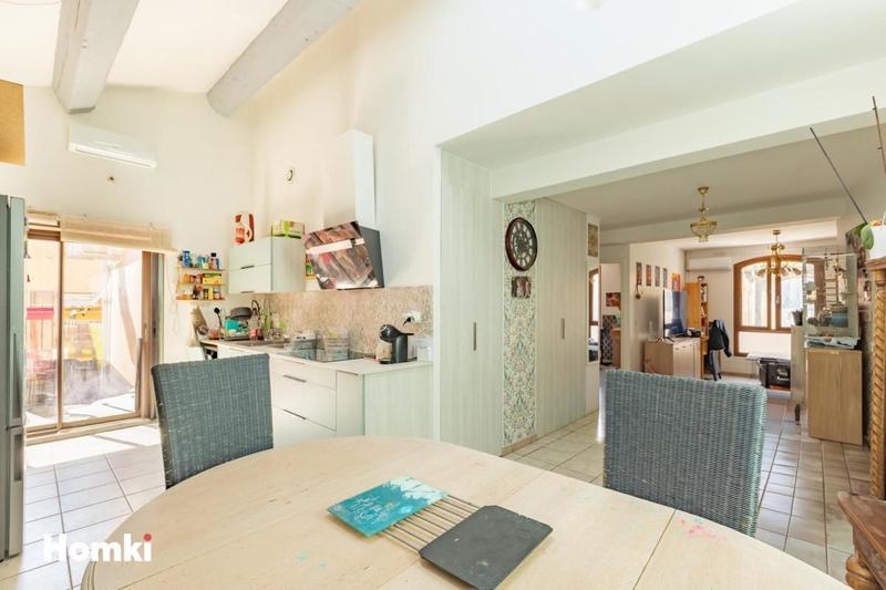 Maison - 250 m² - 8 pièces