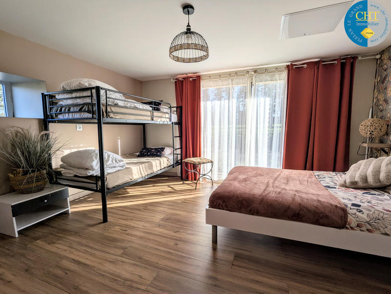 Maison - 230 m² - 6 pièces