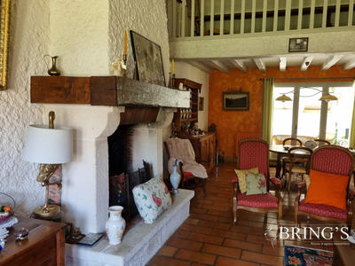 Maison contemporaine - 270 m² - 10 pièces