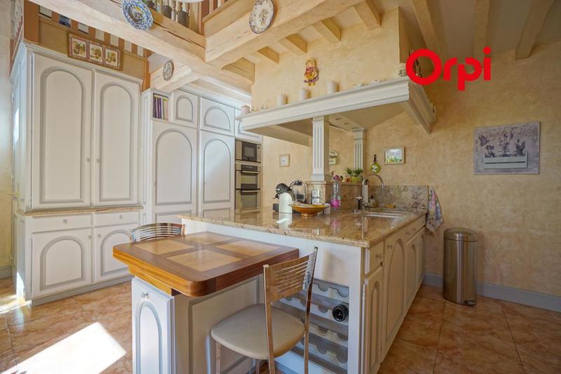 Propriété - 360 m² - 8 pièces