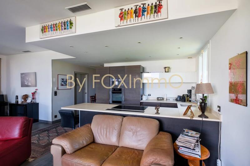 Maison - 230 m² - 8 pièces