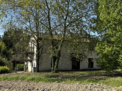 Maison traditionnelle - 145 m² - 6 pièces