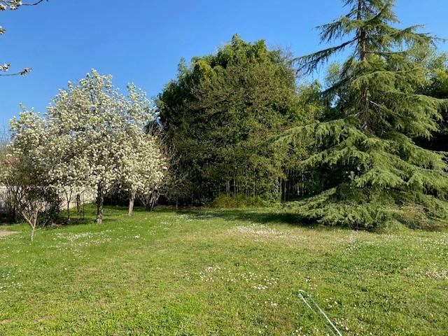 Terrain constructible - 810 m²