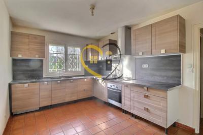 Maison - 177 m² - 6 pièces