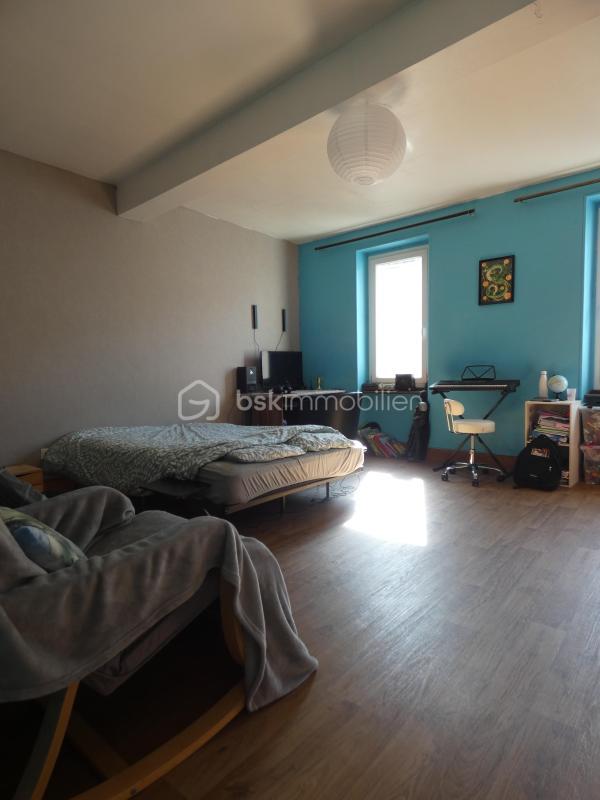 Maison de village - 211 m² - 10 pièces