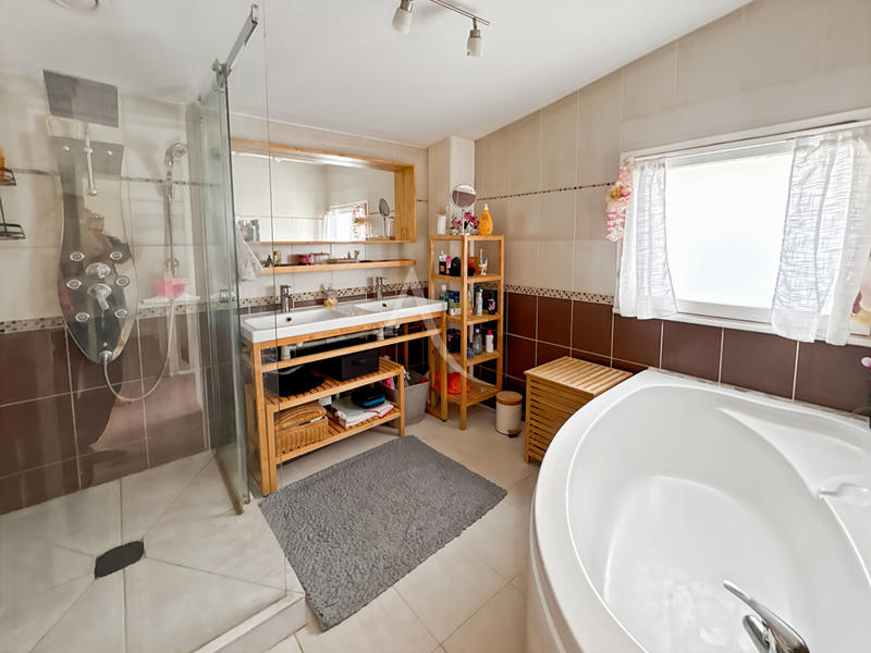 Maison - 88 m² - 5 pièces