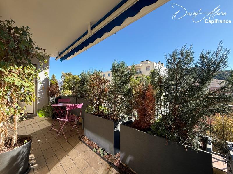 Appartement - 81 m² - 3 pièces