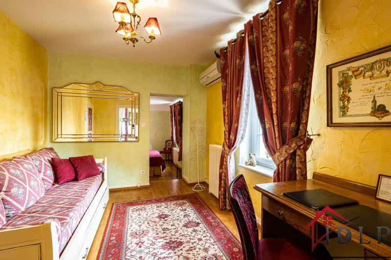 Propriété - 460 m² - 14 pièces