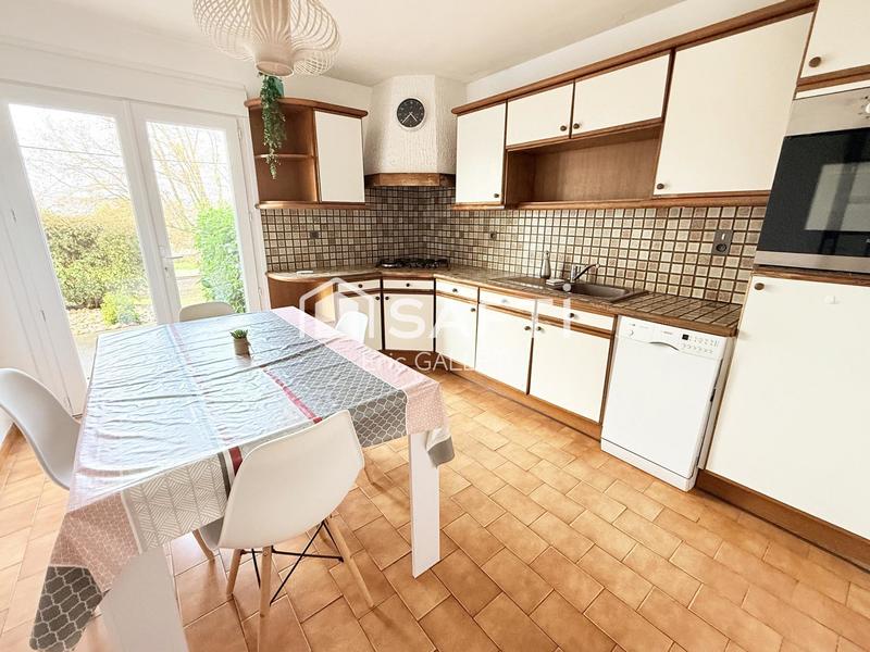 Maison - 210 m² - 8 pièces