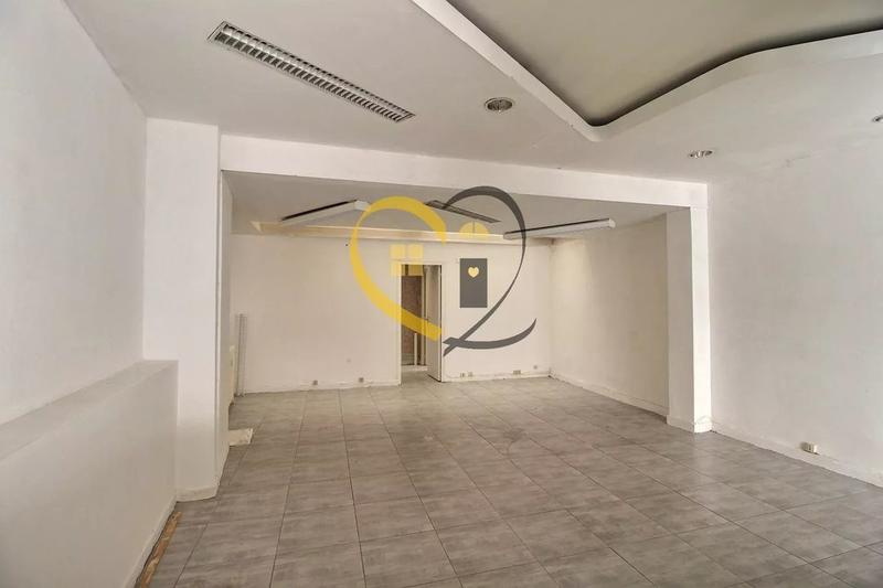 Local commercial - 75 m² - 3 pièces