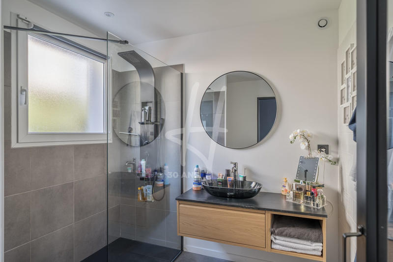 Maison contemporaine - 195 m² - 6 pièces