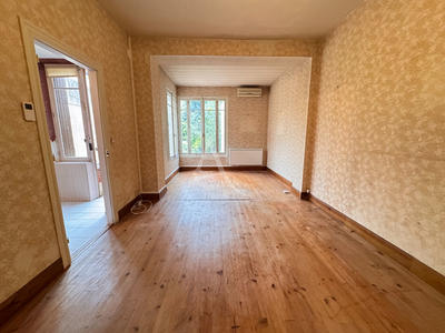 Maison - 208 m² - 8 pièces