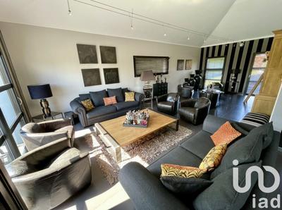 Maison - 270 m² - 10 pièces