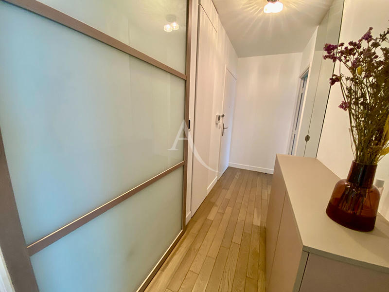 Appartement - 90 m² - 4 pièces