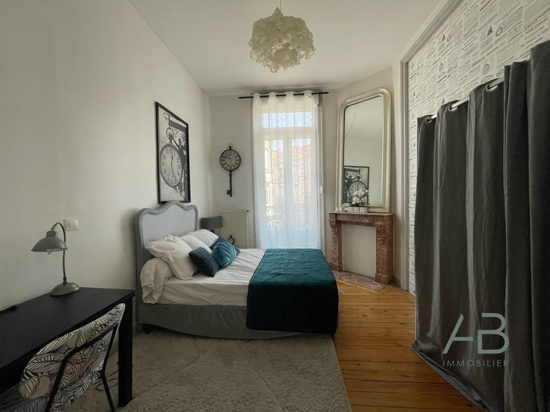 Appartement - 99 m² - 5 pièces