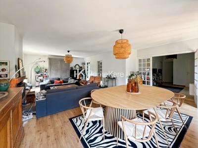 Villa - 250 m² - 8 pièces