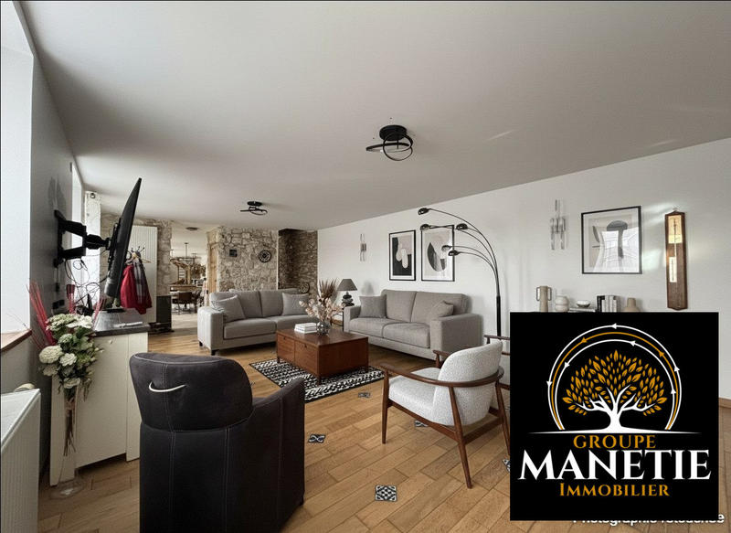 Maison - 226 m² - 8 pièces