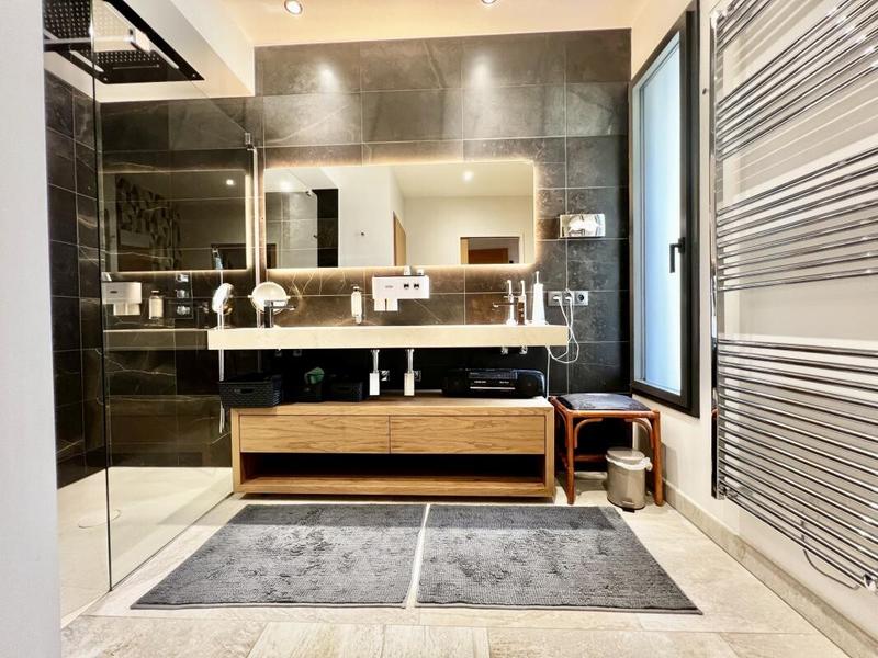 Villa - 185 m² - 6 pièces