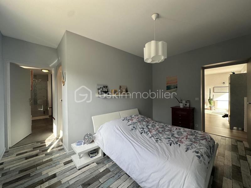 Maison - 201 m² - 6 pièces