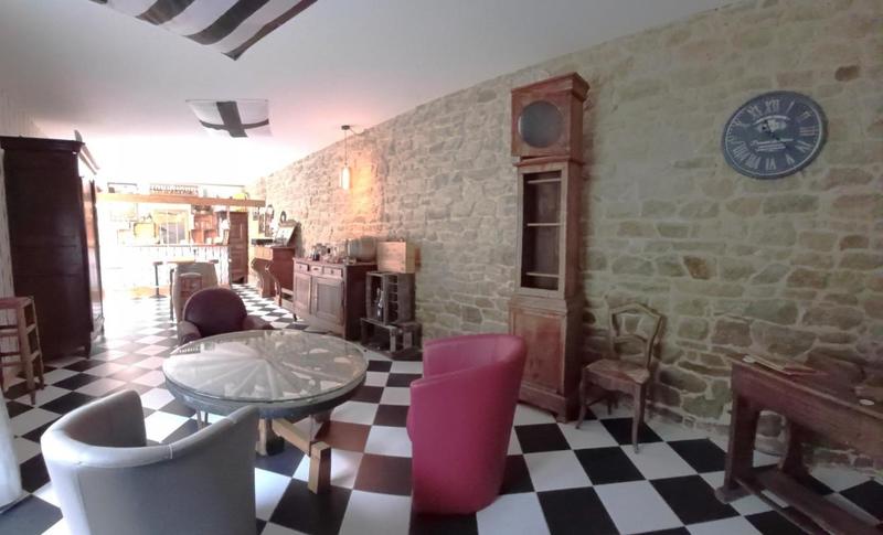 Maison - 274 m² - 8 pièces