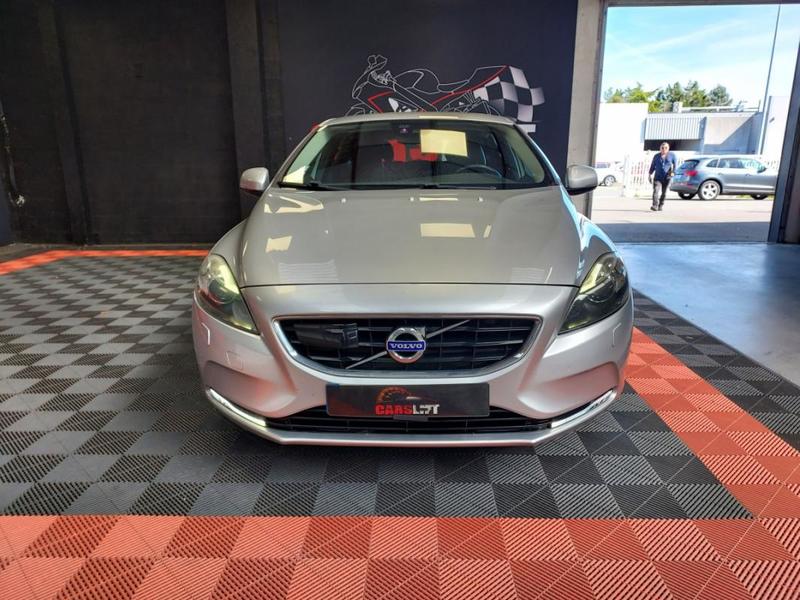 Volvo V40 2.0 150ch Momentum - Garantie 6 Mois