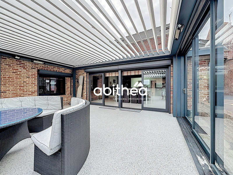 Maison - 305 m² - 9 pièces