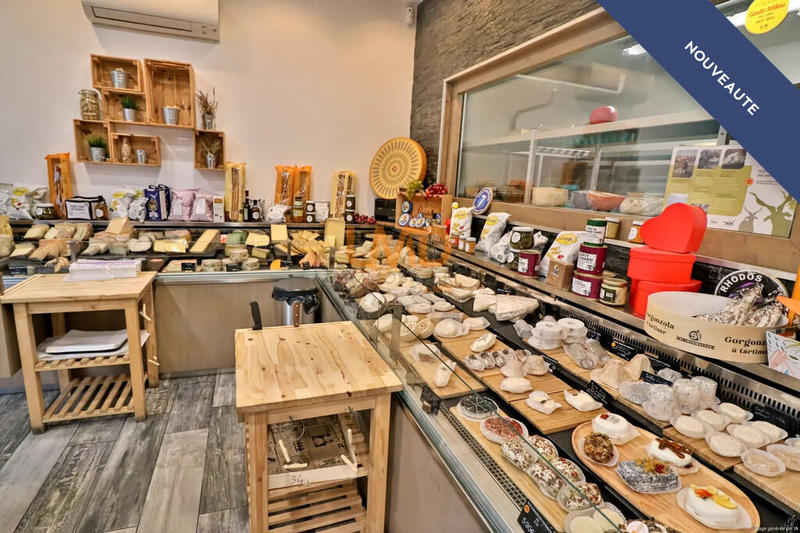 Local commercial - 80 m² - 4 pièces