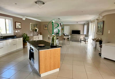 Villa - 175 m² - 6 pièces