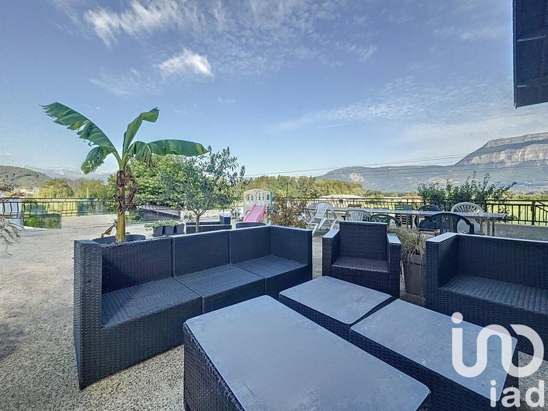 Maison - 277 m² - 8 pièces