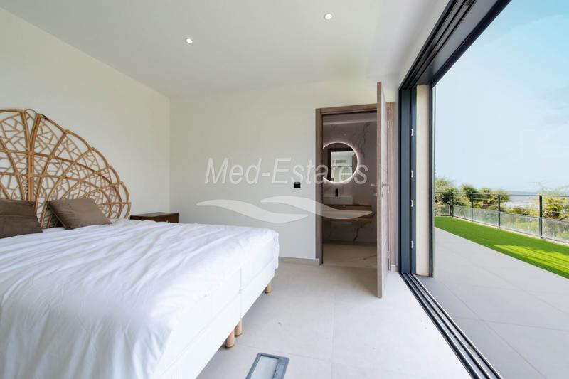 Maison contemporaine - 250 m² - 6 pièces