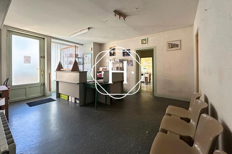 Local commercial - 94 m² - 5 pièces