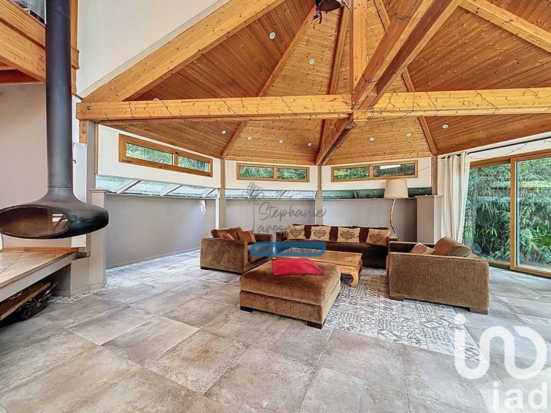 Maison de maîtres - 251 m² - 9 pièces