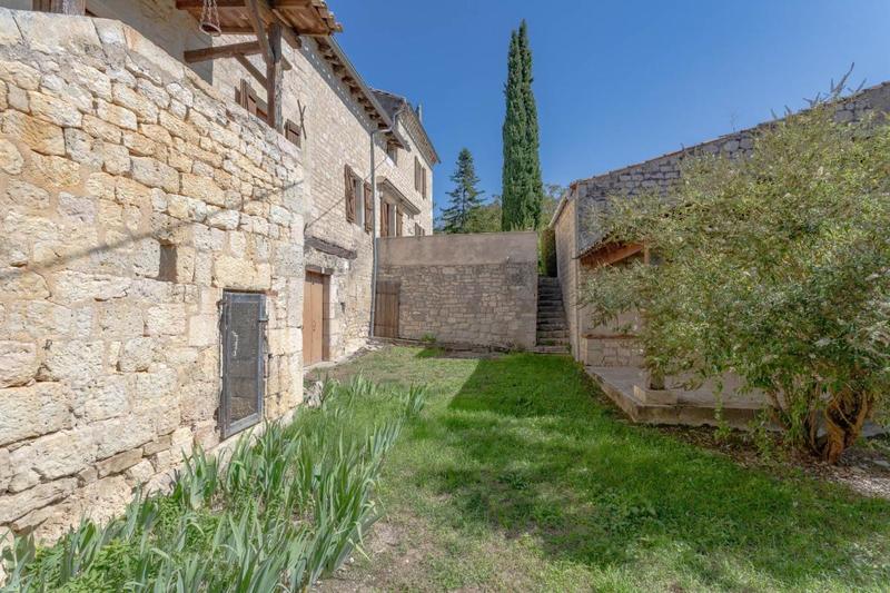 Maison en pierre - 192 m² - 6 pièces