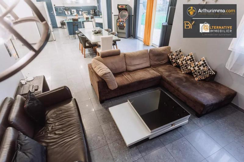 Maison - 240 m² - 9 pièces