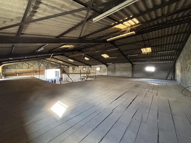 Local commercial - 680 m²