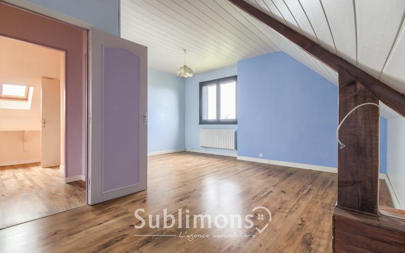 Maison traditionnelle - 153 m² - 6 pièces