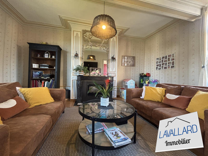 Château - 240 m² - 7 pièces