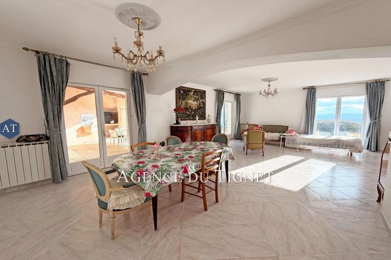 Maison - 216 m² - 6 pièces