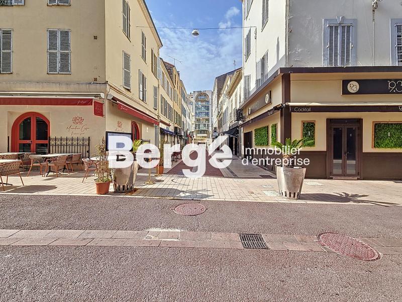 Local commercial - 71 m² - 3 pièces