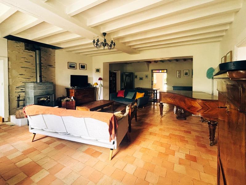 Maison - 300 m² - 13 pièces