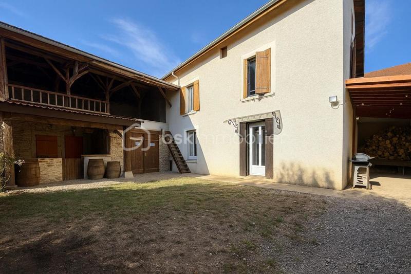 Corps de ferme - 140 m² - 6 pièces