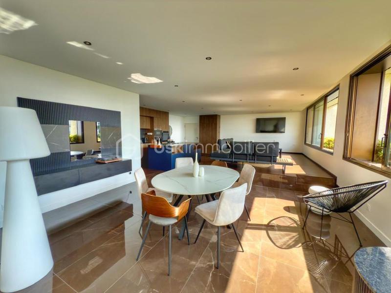 Appartement - 132 m² - 4 pièces