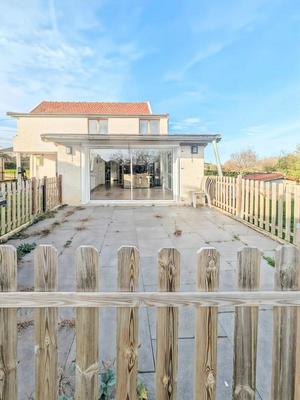 Maison - 140 m² - 5 pièces