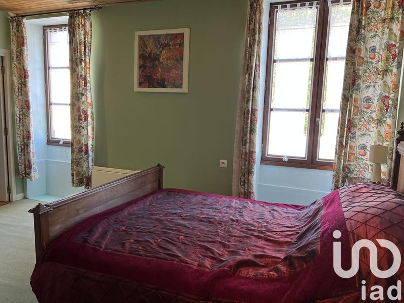 Maison - 237 m² - 11 pièces