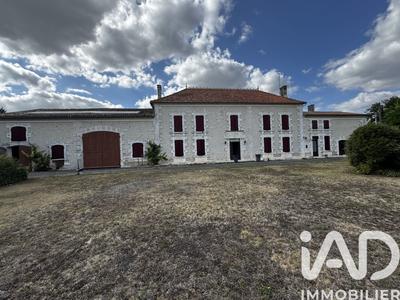 Maison - 306 m² - 9 pièces